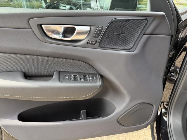 Volvo XC60 T8 (455pk) Recharge AWD Plus Black Edition ** Panodak ** HUD ** H&K ** 360 camera ** Trekhaak NP 80K **