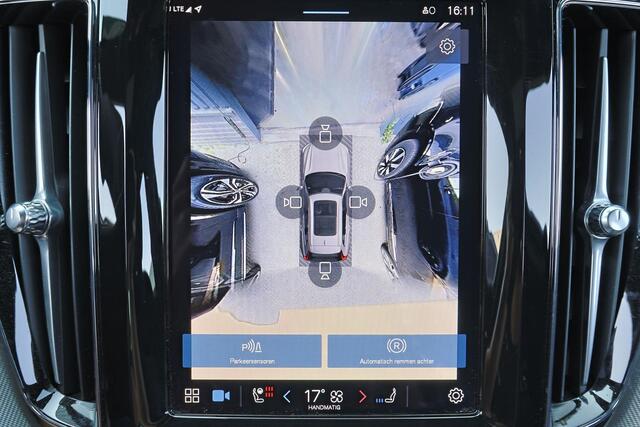 Volvo XC60 T6 Recharge AWD Ultra Black Edition - LONG RANGE - Panorama/schuifdak - IntelliSafe Assist & Surround - 360º Camera - Bowers & Wilkins audio - Adaptieve LED koplampen - Verwarmde voorstoelen & stuur - Parkeersensoren voor & achter - Elektr. bedienb. voors