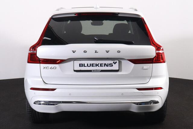 Volvo XC60 T6 Recharge AWD Core Bright - LONG RANGE - Panorama/schuifdak - IntelliSafe Assist - Harman/Kardon audio - Adaptieve LED koplampen - Parkeercamera achter - Verwarmde voorstoelen & stuur - Parkeersensoren voor & achter - Draadloze tel. lader - Extra getint