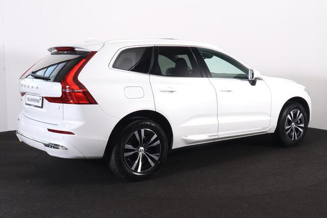Volvo XC60 T6 Recharge AWD Core Bright - LONG RANGE - Panorama/schuifdak - IntelliSafe Assist - Harman/Kardon audio - Adaptieve LED koplampen - Parkeercamera achter - Verwarmde voorstoelen & stuur - Parkeersensoren voor & achter - Draadloze tel. lader - Extra getint