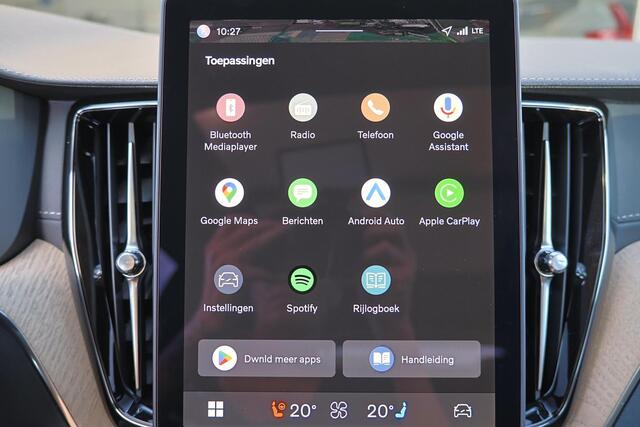 Volvo XC60 T8 Recharge AWD Ultra Dark - LONG RANGE - Panorama/schuifdak - IntelliSafe Assist & Surround - 360º Camera - Harman/Kardon audio - Adaptieve LED koplampen - Verwarmde voorstoelen, stuur & achterbank - Parkeersensoren voor & achter - Elektr. bedienb. voors