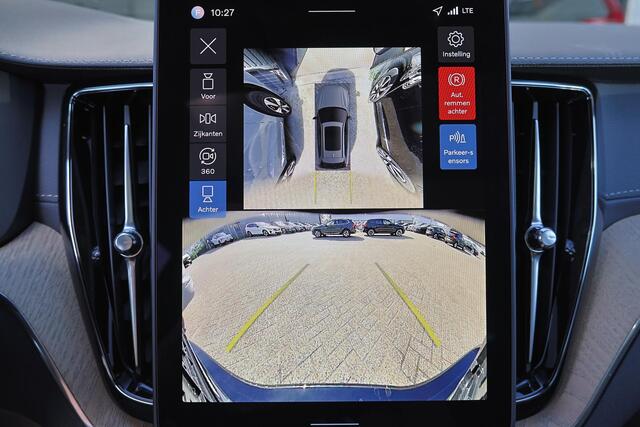 Volvo XC60 T8 Recharge AWD Ultra Dark - LONG RANGE - Panorama/schuifdak - IntelliSafe Assist & Surround - 360º Camera - Harman/Kardon audio - Adaptieve LED koplampen - Verwarmde voorstoelen, stuur & achterbank - Parkeersensoren voor & achter - Elektr. bedienb. voors