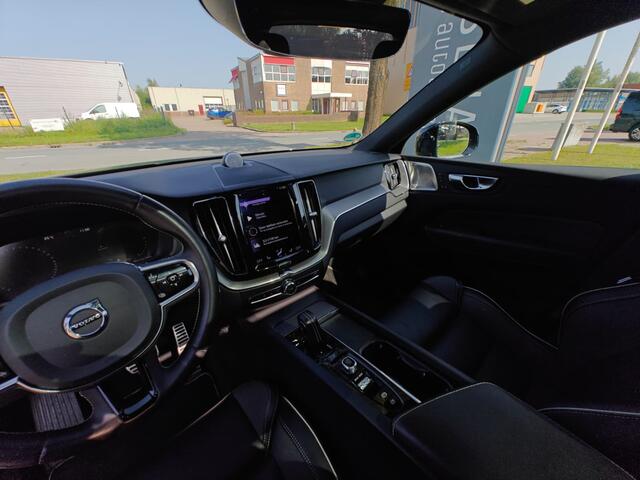 Volvo XC60 Recharge T6 AWD R-Design | Rijklaarprijs | Luchtvering | Bowers & Wilkins |