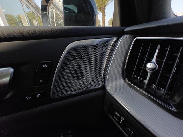 Volvo XC60 Recharge T6 AWD R-Design | Rijklaarprijs | Luchtvering | Bowers & Wilkins |