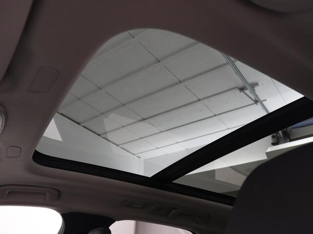 Volvo XC60 2.0 T6 Plug-in hybrid AWD Core Bright | Panoramadak | Leder | Stoel & stuurverwarming | Adaptive cruise | Harman/Kardon | Camera | Carplay | Achterbankverwarming | PHEV