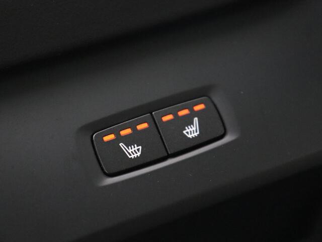 Volvo XC60 2.0 T6 Plug-in hybrid AWD Core Bright | Panoramadak | Leder | Stoel & stuurverwarming | Adaptive cruise | Harman/Kardon | Camera | Carplay | Achterbankverwarming | PHEV