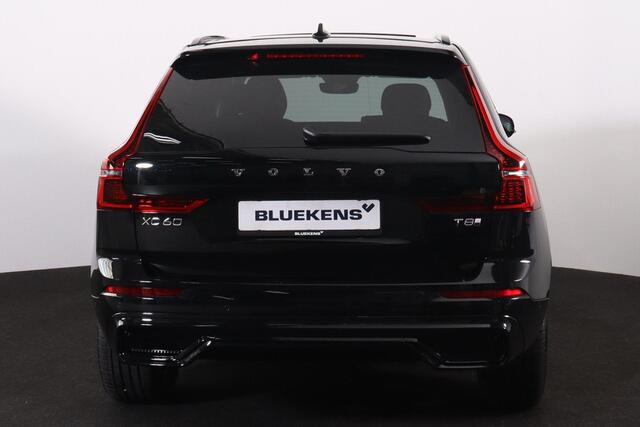 Volvo XC60 T8 Recharge AWD Ultra Dark - LONG RANGE - Panorama/schuifdak - IntelliSafe Assist & Surround - 360º Camera - Harman/Kardon audio - Adaptieve LED koplampen - Verwarmde voorstoelen, stuur & achterbank - Parkeersensoren voor & achter - Elektr. bedienb. voors