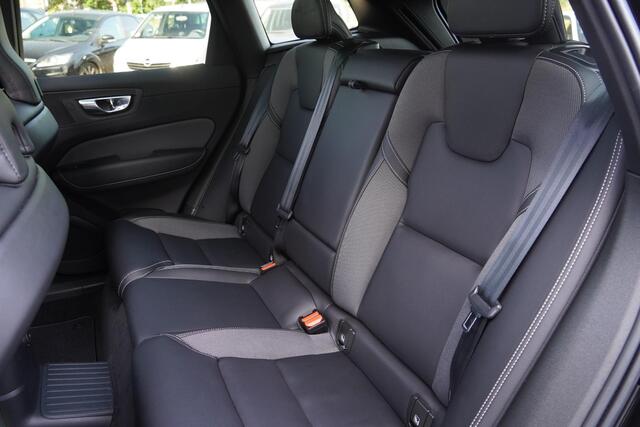 Volvo XC60 2.0 T8 Plug-in hybrid AWD Plus Black Edition 21''-360-Pano