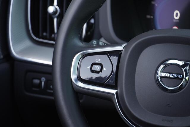 Volvo XC60 2.0 T8 Plug-in hybrid AWD Plus Black Edition 21''-360-Pano