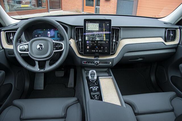 Volvo XC60 2.0 T6 PLUG-IN HYBRID AWD ULTRA BRIGHT FACE-LIFT