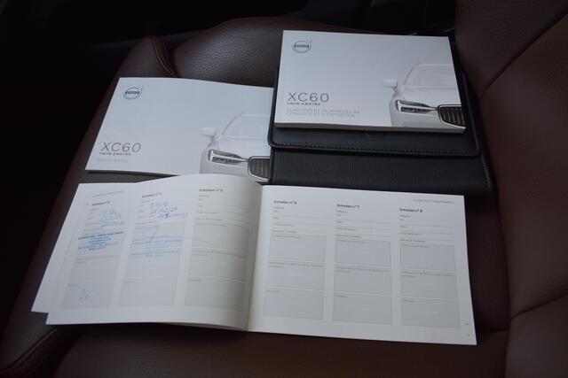 Volvo XC60 2.0 T8 AWD Momentum Pro met Pano