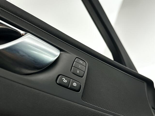 Volvo XC60 T6 Plug-in hybrid AWD Plus Dark | Panoramadak | 360° camera | Stoel- en Stuurverwarming | Trekhaak