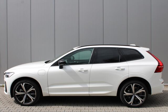 Volvo XC60 T6 Plug-in hybrid AWD Plus Dark | Trekhaak | Harman Kardon | Full LED