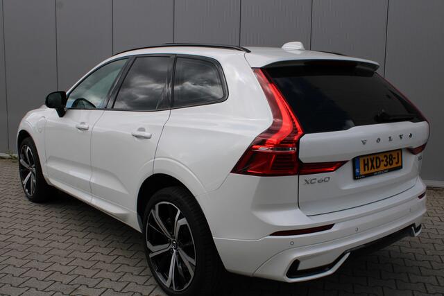 Volvo XC60 T6 Plug-in hybrid AWD Plus Dark | Trekhaak | Harman Kardon | Full LED