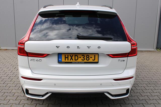 Volvo XC60 T6 Plug-in hybrid AWD Plus Dark | Trekhaak | Harman Kardon | Full LED