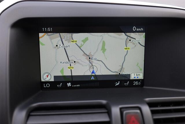 Volvo XC60 2.0 D4 FWD R-Design TREKHAAK HALF-LEER STOELVERW. ELEC.ACHTERKLEP/SPIEGELS CRUISE CLIMA 2XPDC 18''LMV