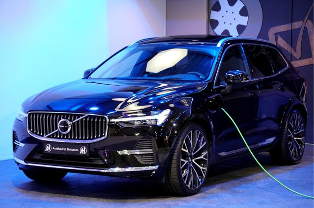 Volvo XC60 2.0 T8 AWD 287kW/390pk Aut8 Plug-In Hybrid Ultimate Bright LUCHTVERING + BOWERS&WILKINS + PANORAMADAK + STOELMASSAGE + STANDKACHEL + + PILOT ASSIST + ADAPT.CRUISE + STOELVERWARMING&-VENTILATIE + 360 CAMERA + STUURVERWARMING + PARKSENSOREN + 22" LM-VELGEN!