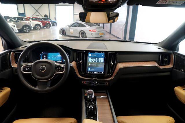 Volvo XC60 B4 146kW/198pk Aut8 MHEV Ultimate Bright PANORAMADAK + HARMAN/KARDON + STUURVERWARMING + BLIS + ADAPT.CRUISE + PILOT ASSIST + STOELVERWARMING&-VENTILATIE + LANE ASSIST + CAMERA + KEYLESS + HEAD-UP + PARKSENSOREN V&A + 20" LM-VELGEN!!