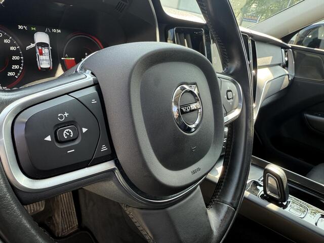 Volvo XC60 2.0 Recharge T6 AWD R-Design H&K l CarPlay l Pano