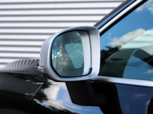 Volvo XC60 2.0 T5 R-Design Automaat / Leder-Alcantara bekleding / 19" velgen