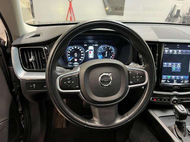 Volvo XC60 2.0 T5 Momentum | Trekhaak | Trekgewicht | Leder | Zitting verlengers | Stuur + Stoelverwarming |