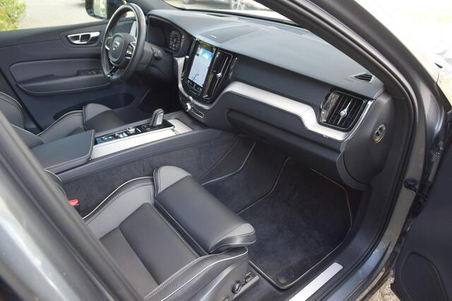Volvo XC60 T8 AWD Inscription R-Design met 360cam/Pano/Trekha