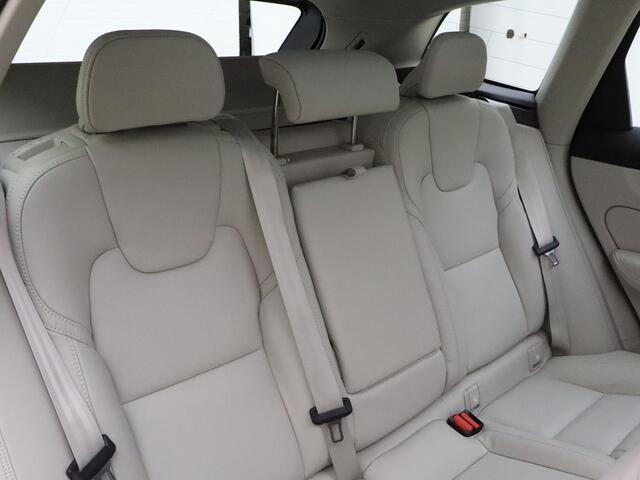 Volvo XC60 T6 AWD 350pk Ultra Bright / Luchtvering / Bowers en Wilkins audio / HUD / 360 camera / Stoelmassage /