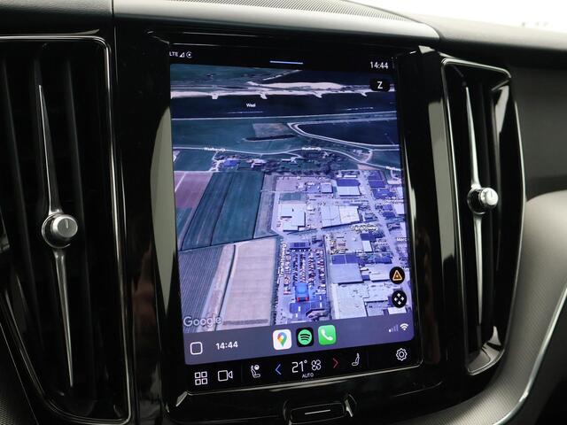 Volvo XC60 2.0 T6 PHEV 340 PK R-DESIGN + PANORAMA | STUUR/STOELVERW. | ADAPTIVE CRUISE