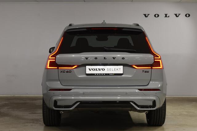 Volvo XC60 T6 350PK AWD Plus Black Edition / Head Up Display / 360 Camera / Panorama Dak / Lederen Bekleding / Elektrische Stoelen / Stuur & Stoelverwarming /