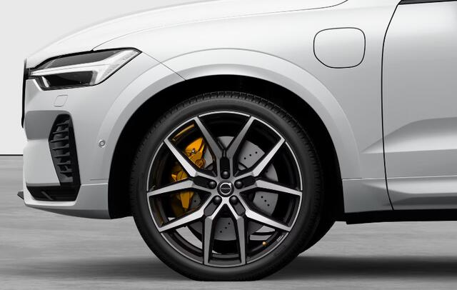 Volvo XC60 T8 455PK Automaat AWD Polestar Engineered Facelift / Bowers & Wilkins / Gelamineerde ramen / 22" velgen / Adaptieve koplampen / Elektrische stoelen / Ohlins dempers / Brembo remmen / BLIS / Adaptieve cruise control / Leder dashboard / Head up display