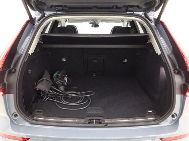 Volvo XC60 T6 350pk AWD Plus Dark / Harman en Kardon audio / Panorama dak / Camera rondom /