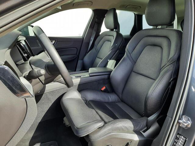 Volvo XC60 2.0 T5 Momentum | Trekhaak | Elektrisch verstelbare bestuurdersstoel met memory | Voorstoelen verwarmd | Keyless entry | Full-led koplampen | Sportstoelen |