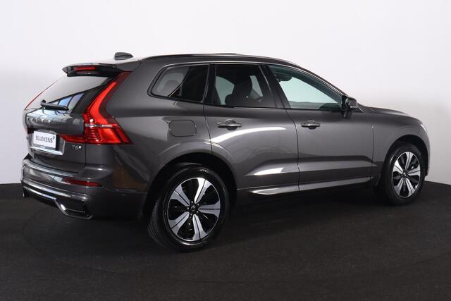 Volvo XC60 T6 Recharge AWD Plus Dark - LONG RANGE - Panorama/schuifdak - IntelliSafe Assist & Surround - 360º Camera - Harman/Kardon audio - Adaptieve LED koplampen - Verwarmde voorstoelen, stuur & achterbank - Parkeersensoren voor & achter - Elektr. bedienb. voorst