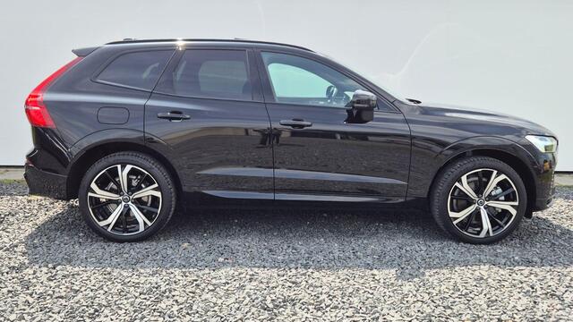Volvo XC60 2.0 T8 PHEV AWD Ultra Dark Head up - Lighting Pack - Leder pakket - 360 Camera - 21"Licht metalen velgen - Alarm - Privacy glas