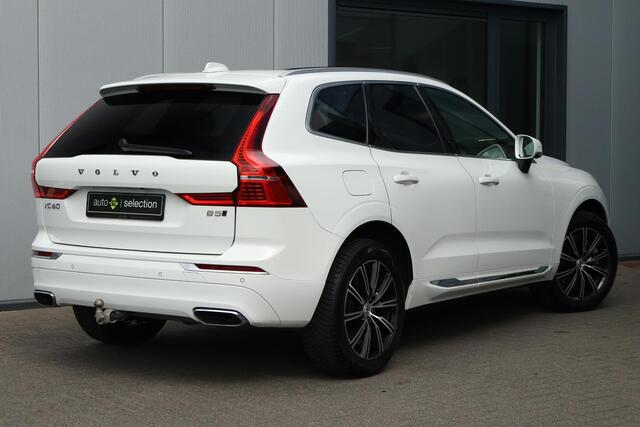 Volvo XC60 2.0 B5 AWD Inscription / Pano / Trekhaak / Camera