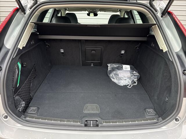 Volvo XC60 T6 Plug-in hybrid AWD Ultra Dark / Harman/Kardon / Panoramadak / Trekhaak /