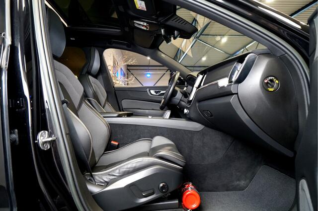 Volvo XC60 2.0 T6 AWD LONG RANGE 293kW/399pk Aut8 Plug-in hybrid Plus Dark PANORAMADAK + EL.TREKHAAK + ADAPT.CRUISE + PILOT ASSIST + CAMERA + STOEL-&STUURVERWARMING + GOOGLE DASH&SERVICES + LANE ASSIST + PARKSENSOREN + 19" LM-VELGEN!!