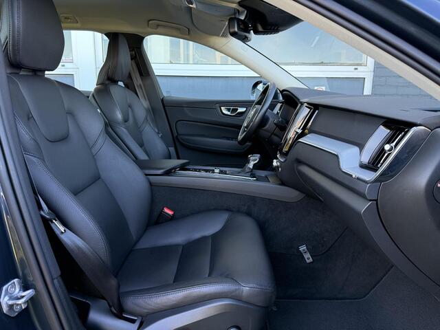 Volvo XC60 2.0 T4 Momentum | Nieuw Binnen | Trekhaak | Leder | Stoelverwarming | All season banden | Smartphone integratie | Navigatie | Camera |