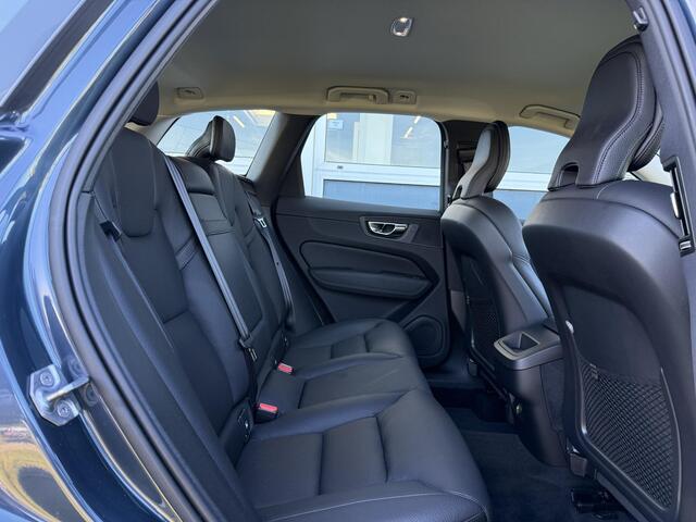 Volvo XC60 2.0 T4 Momentum | Nieuw Binnen | Trekhaak | Leder | Stoelverwarming | All season banden | Smartphone integratie | Navigatie | Camera |
