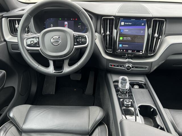 Volvo XC60 2.0 T6 350 PK AWD Ultimate Dark Trekhaak Panoramadak Navi Camera Caplay Pilot Assist Harman Kardon Elek Stoelen Stoel + Stuur Verwarming Head- Up Getint Glas Plug-in hybrid Long Range R-Design