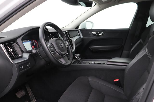 Volvo XC60 T5 AWD Momentum | BLIS | Camera | Apple Carplay | Stoelverwarming | 20 Inch | Getint Glas