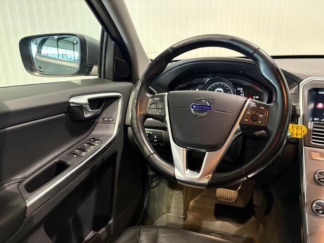 Volvo XC60 D4 Aut. Summum Leder Stoelverwarming Trekhaak Parkeercamera 190pk