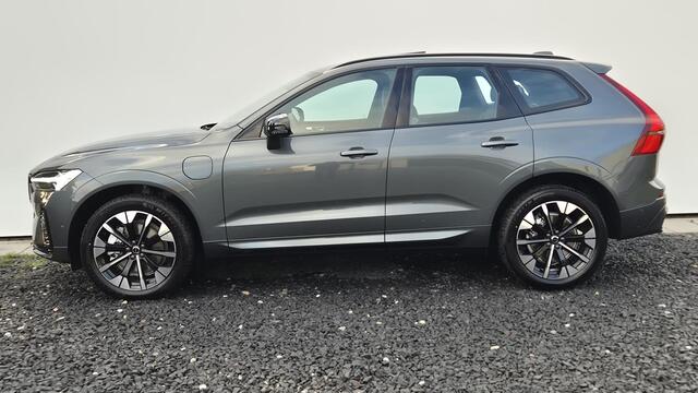 Volvo XC60 2.0 T6 Phev AWD Ultra Dark MY 2026 - 20" Wielen - Panoramadak - Lighting -Head up - H/K Audio - 360 Camera - Alarm - Climate - Full led koplampen -Donkere hemel