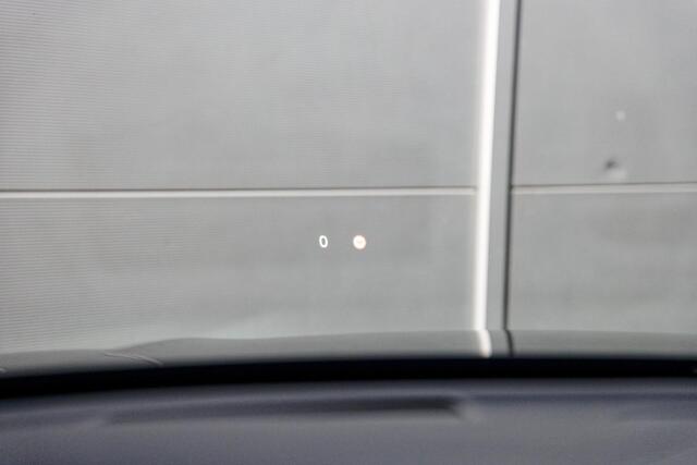 Volvo XC60 2.0 T8 Plug-in hybrid AWD Ultimate Black Edition Luchtvering, Trekhaak, 21", Panoramadak