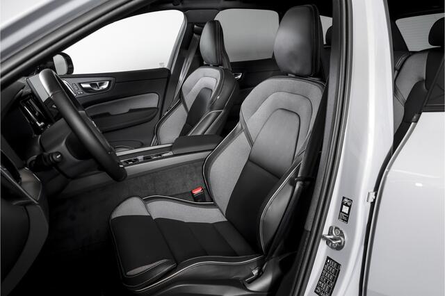 Volvo XC60 2.0 T8 Plug-in hybrid AWD Plus Black Edition - Automaat | S/K Panodak | Dig.Cockpit | Adapt.Cruise | Stoel-+Stuurverw. | 360 Camera | NAV+App.Connect | Auto.Airco | Harmon Kardon | LM 21" | 2481