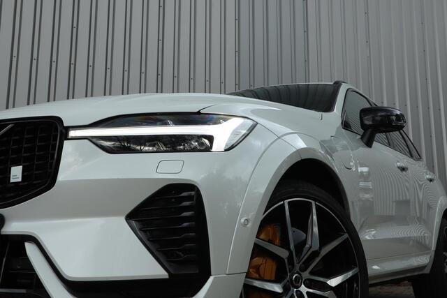 Volvo XC60 2.0 T8 Plug-in-hybrid AWD Polestar Engineered | 360-camera | Verstelbare schokdemping | Schuif/kanteldak | 22" velgen | BTW | Trekhaak | Harman Kardon |