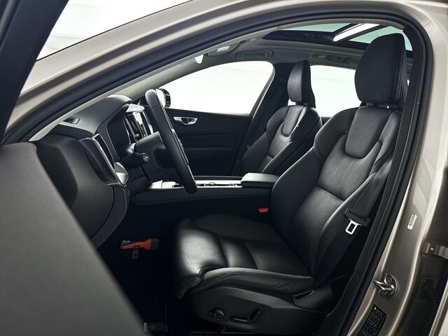 Volvo XC60 T6 Plug-in hybrid AWD Plus Dark | Panoramadak | 360° camera | Stoel- en Stuurverwarming | Trekhaak