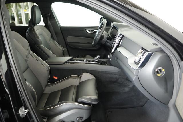 Volvo XC60 2.0 T8 Plug-in hybrid AWD Plus Black Edition Panorama / Opendak / HarmanKardon / Leder / CarPlay
