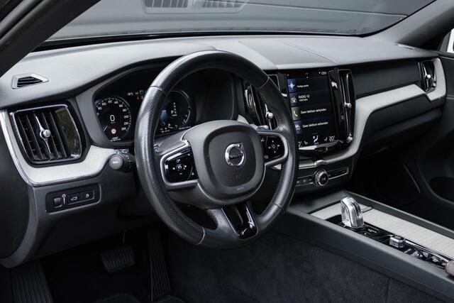 Volvo XC60 T8 Twin Engine AWD Inscription | Luchtvering | 360 graden Camera | Panoramisch schuif-/kanteldak | BLIS | Adaptieve Cruise Control | Geventileerde stoelen | Stoelkoeling & verwarming | Smartphone integratie |