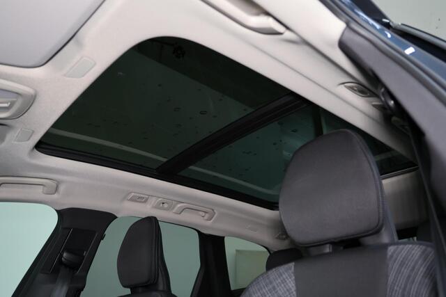 Volvo XC60 T6 Recharge AWD Core Bright - Panorama/schuifdak - IntelliSafe Assist & Surround - Parkeercamera achter - Verwarmde voorstoelen - Parkeersensoren voor & achter - Draadloze tel. lader - Extra getint glas - 18' LMV